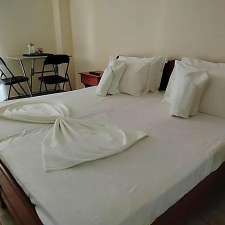 Irini's Hotel 3*
